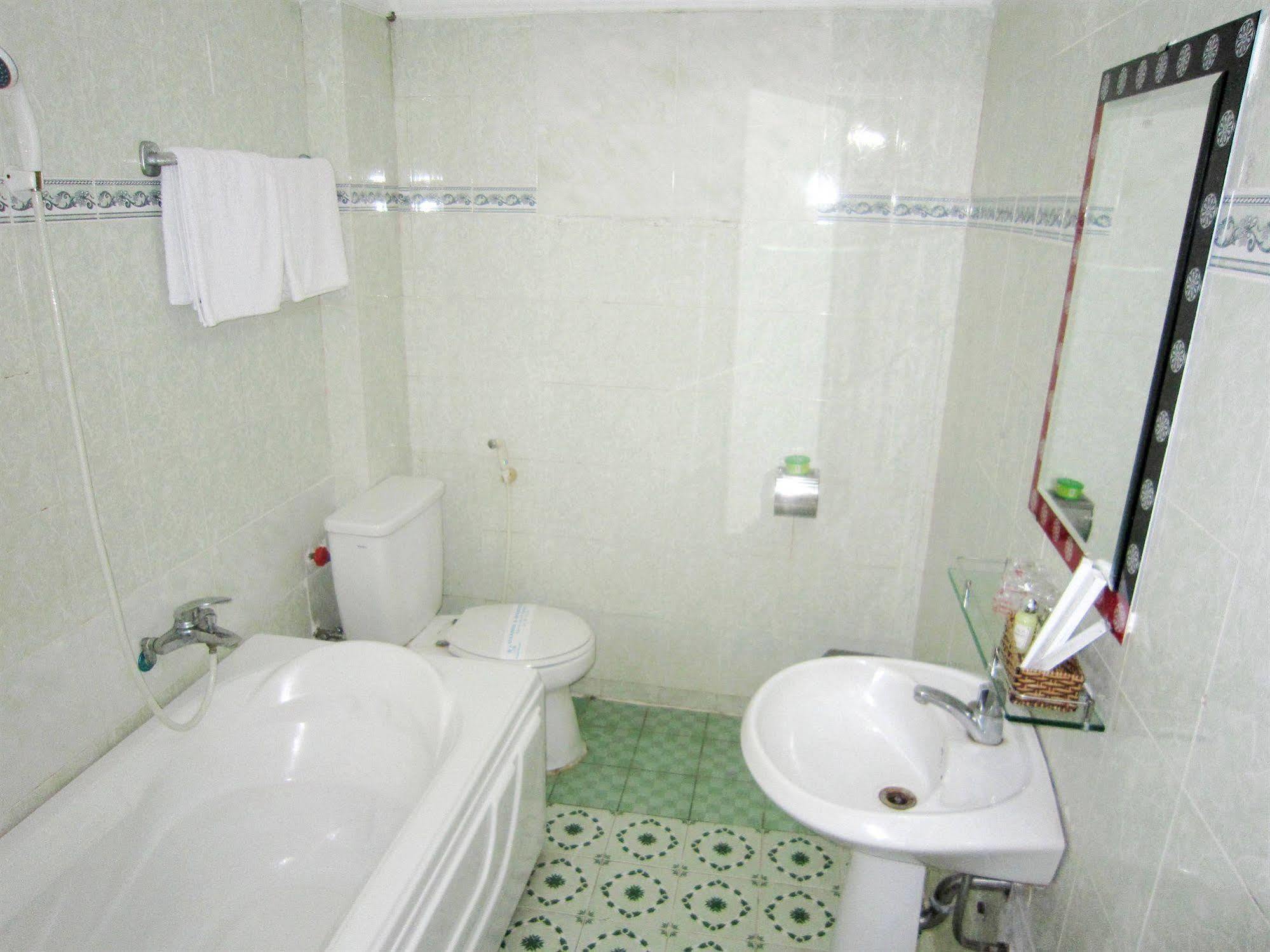 Thanh Hong Hotel Ho Chi Minh City Bagian luar foto