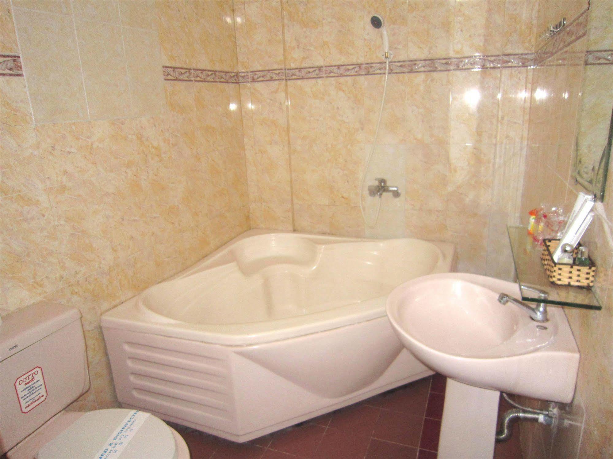 Thanh Hong Hotel Ho Chi Minh City Bagian luar foto